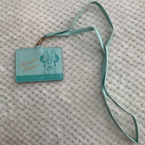 Minnie Mouss card/I’d holder with lanyard - Picture 3 of 9